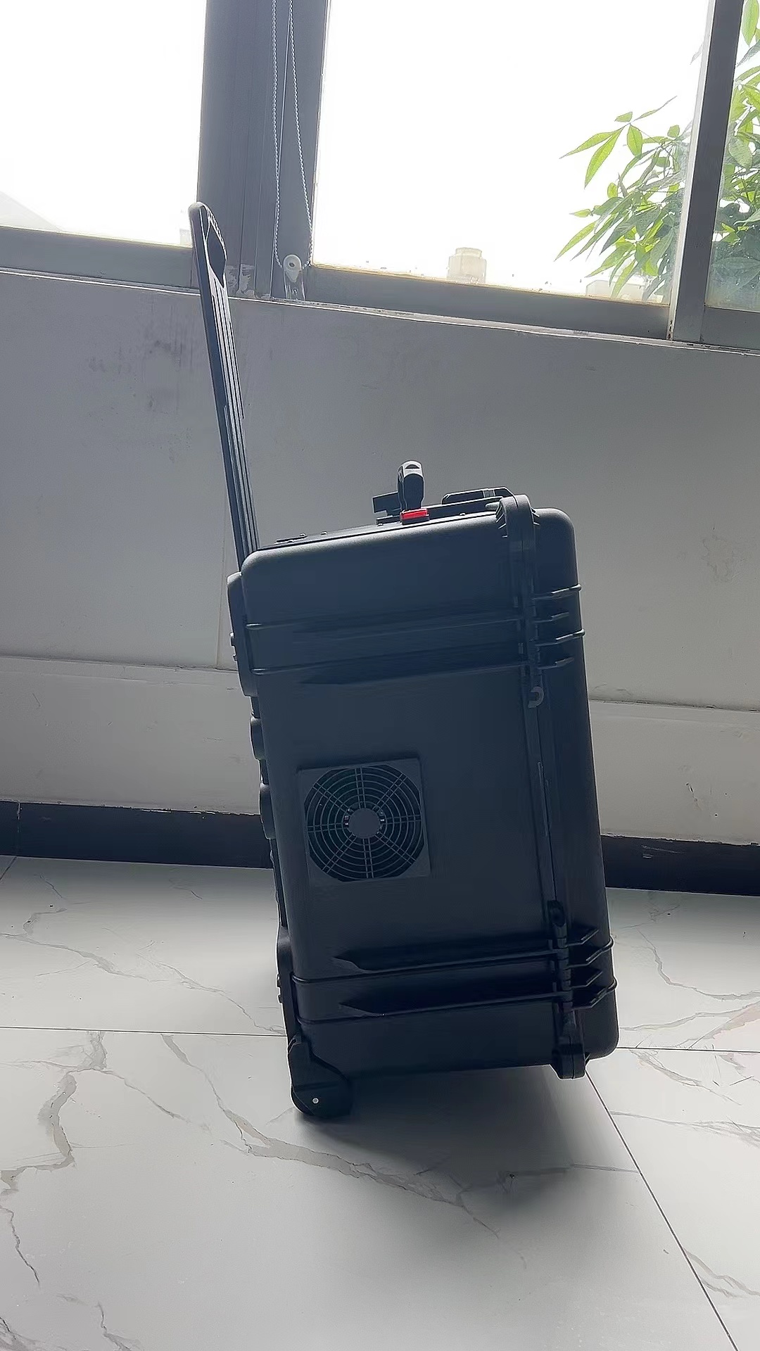 偏关手拉箱型移动通信干扰器